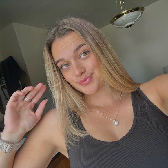 Meet your Posher, Mackenzie - Picture 1 of 1